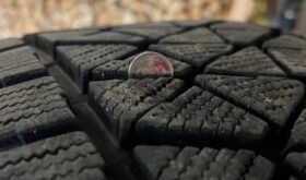 Bridgestone Blizzaks (set of 4 , no rims)